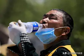 南阳工务段：“舒筋”千米轨“壮骨”铁路线图片