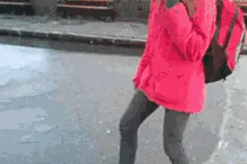 GIF：这么调皮的女朋友，我也想来一打图片