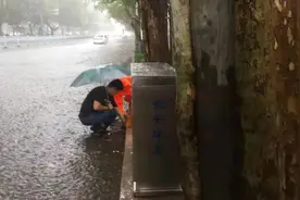 石家庄公交总公司一公司派出80人的应急小分队奔赴各条公交线路图片