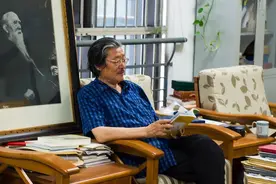 82岁钟明善：读书越多，字越有内涵，书法写到后来是学问的竞争图片