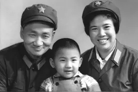 传奇女将军邵华：嫁给大15岁毛岸青，32岁剖腹生下毛主席唯一孙子图片