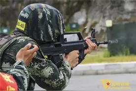 据枪、瞄准、击发！近距离看特战队员多课目实弹射击图片