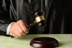 破坏军婚罪！明知对方是现役军人妻子仍与其同居，男子被判刑一年半图片