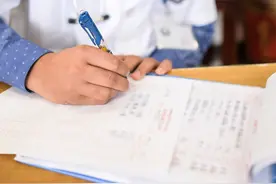 女子结婚20年后竟被诊断为男人：有女性外形特征，但没月经和生育能力图片