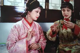 薛姨妈：以亲戚的身份长住贾家，目的不是避祸，而是金玉良缘图片
