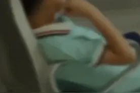 注意！7岁男孩戴风扇睡觉吹成面瘫，这个习惯可能你也有图片