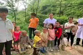 90后夫妻住深山生9个娃，现已怀上第10个，理由竟是妻子无法结扎图片