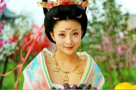 唐玄宗坐拥后宫佳丽三千，为何独宠体重140斤还有狐臭的杨贵妃？图片