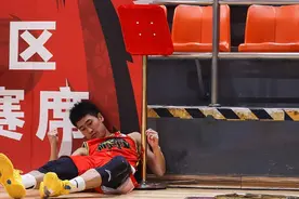 脑震荡+失忆！20岁CBA神射头部受创，东北虎遭遇打击图片