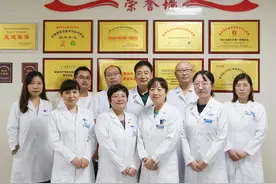 西安交大一附院东院消化内科荣获第四届“中国医师节”西安市“最美医师团队”、王乐获“最美医师”荣誉称号图片