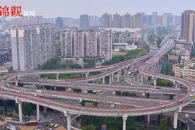 桥下有花园桥上有风景，二环高架上新图片