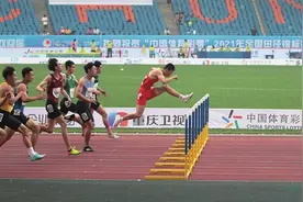 全国田径锦标赛激战正酣 太原小伙儿孙振江110米栏夺冠图片