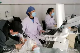 宝宝臀纹不对称？查个髋关节超声吧……图片