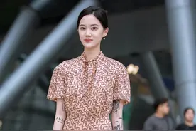 下雨，就忘了济南时尚的小姐姐们啦？图片