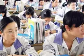 高考疯狂内卷，学霸班60人全过一本线，班主任查分彻夜未眠图片