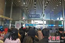 火车票抢票软件到底靠谱吗？我们帮你实测了八款图片