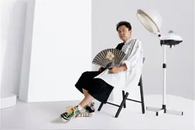 李宁找于谦代言？烫染发搭配潮服酷爆了，网友：你大爷还是你大爷图片