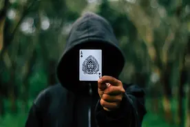又见挪用！上市公司3亿存款“不见了”，背后惊现神秘公司图片