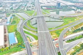 今天，广佛肇高速公路全线通车！图片