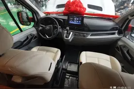 不一样的V90 B型房车，6000W逆变+300W太阳能+全套的茶道桌图片