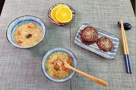 这女人一人独居也精心烹饪，悄悄把日子过成诗，这才是高级的生活图片