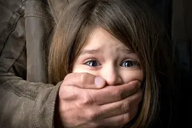 加拿大暖心爸爸：为何我要教8岁女儿保护自己免受丧心病狂者侵害图片
