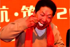 “中国辣王”不听医生劝告，一天吃5斤辣椒，他现状如何？图片