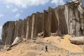 令30万人无家可归，震惊全世界的贝鲁特港大爆炸，时隔一年后怎样图片