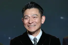 刘德华究竟凭什么能红40年之久？经历了什么？为什么人品如此的好图片