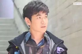 泰国知名歌手Stamp确诊感染新冠图片