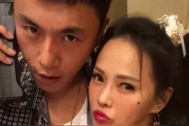 秦昊成端水大师，与赵薇搭档演夫妇，合影也贴心照顾王鸥图片