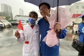 “一年了，终于能再见到你！”图片