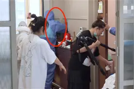 还记得赵薇执导的《致青春》当中的郑微吗？因严重洁癖，被骂惨了图片