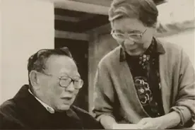 新派武侠开山鼻祖梁羽生，娶名门大族千金为妻，专一爱情羡煞金庸图片