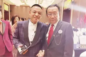 74岁侯耀华获终身成就奖，含金量遭到质疑？老年拼命靠商演捞金图片
