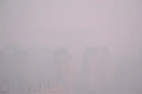 哈市出现严重的雾霾天，能见度低，有些呛鼻，什么情况图片