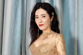 曾黎，45岁至今未婚的她，风韵犹存图片
