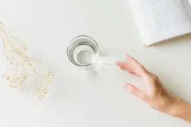 矿泉水需要烧开喝吗？图片