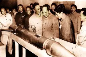 毛主席赴沪参观火箭模型，问工程师潘先觉：你是哪个大学毕业的啊图片