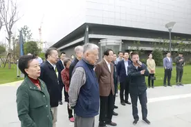四川省政府部分退休老领导调研天府新区图片