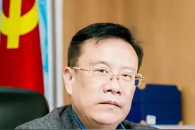 皮剑龙：明确赋予医务人员避险权图片