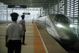 横跨两省上班：天津姑娘坐高铁来济南上班，7年花了11万多的路费图片