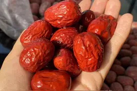 冬天，碰到红枣别手软，一次性多蒸些出来，比阿胶还香图片