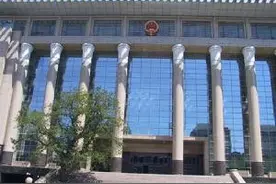 法院判例：反抗300不明人员强拆，砸坏挖掘机被拘留，3层楼被拆光图片
