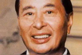 三胞胎兄弟平分上千亿财富，可惜却不知母亲是谁，连奶奶也没见过图片