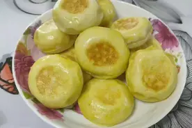 2个苹果，3个鸡蛋，你想不到的做法，柔软香甜，比蛋糕还好吃图片