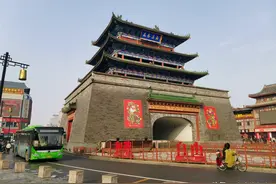 开封饭菜太便宜了吧：牛肉胡辣汤才3元，6元吃顿饱饭图片