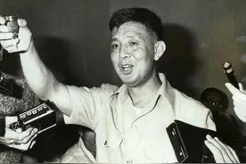 大陆飞行员范园焱，嫌弃妻子长相，逃到台湾娶台湾小姐，后来如何图片
