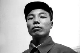 萧华将军有五个孩子，名字很有趣，分别叫雨、云、霜、露、霞图片