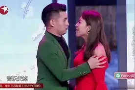 文松也太逗了，一出场就承包全场笑点，这小品真是经典图片
